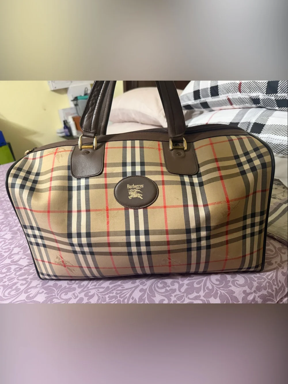 Vintage Burberry canvas Boston 45 travel bag.
